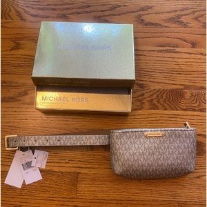 Michael Kors✨NWT, adjustable belt bag